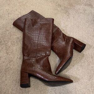 Elegant Brown Croc-Embossed Heeled Boots